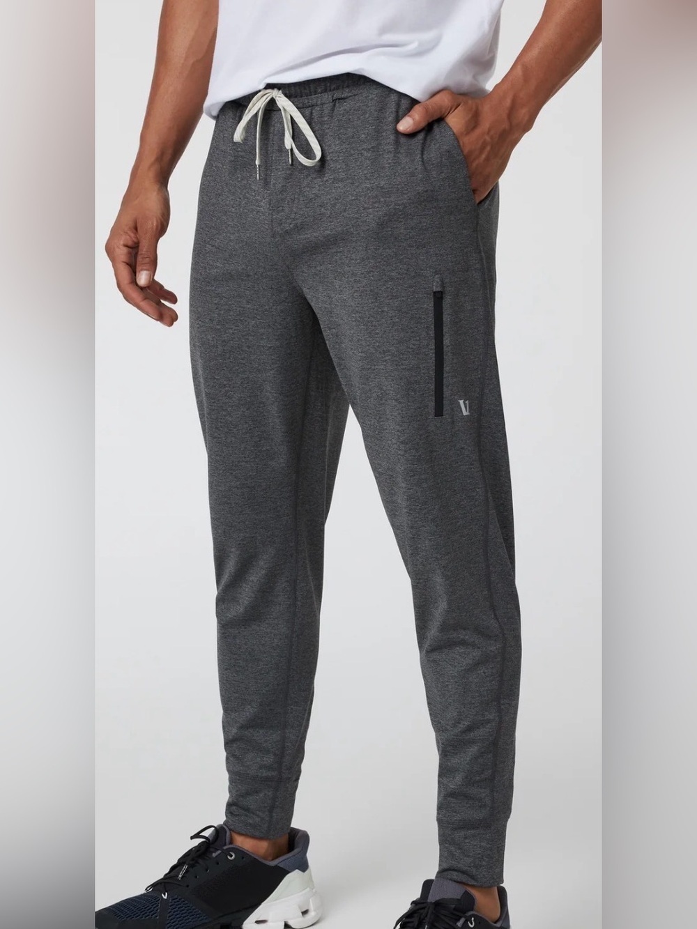 Vuori Rise The Shine Jogger Pants Men’s Medium Charcoal Heather Gray VA16